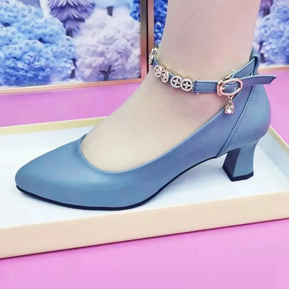Stützende und stilvolle orthopädische Schuhe
