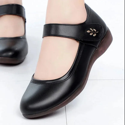 Elegante und stützende orthopädische Schuhe