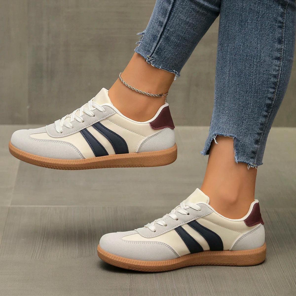 Elegante und stützende orthopädische Turnschuhe
