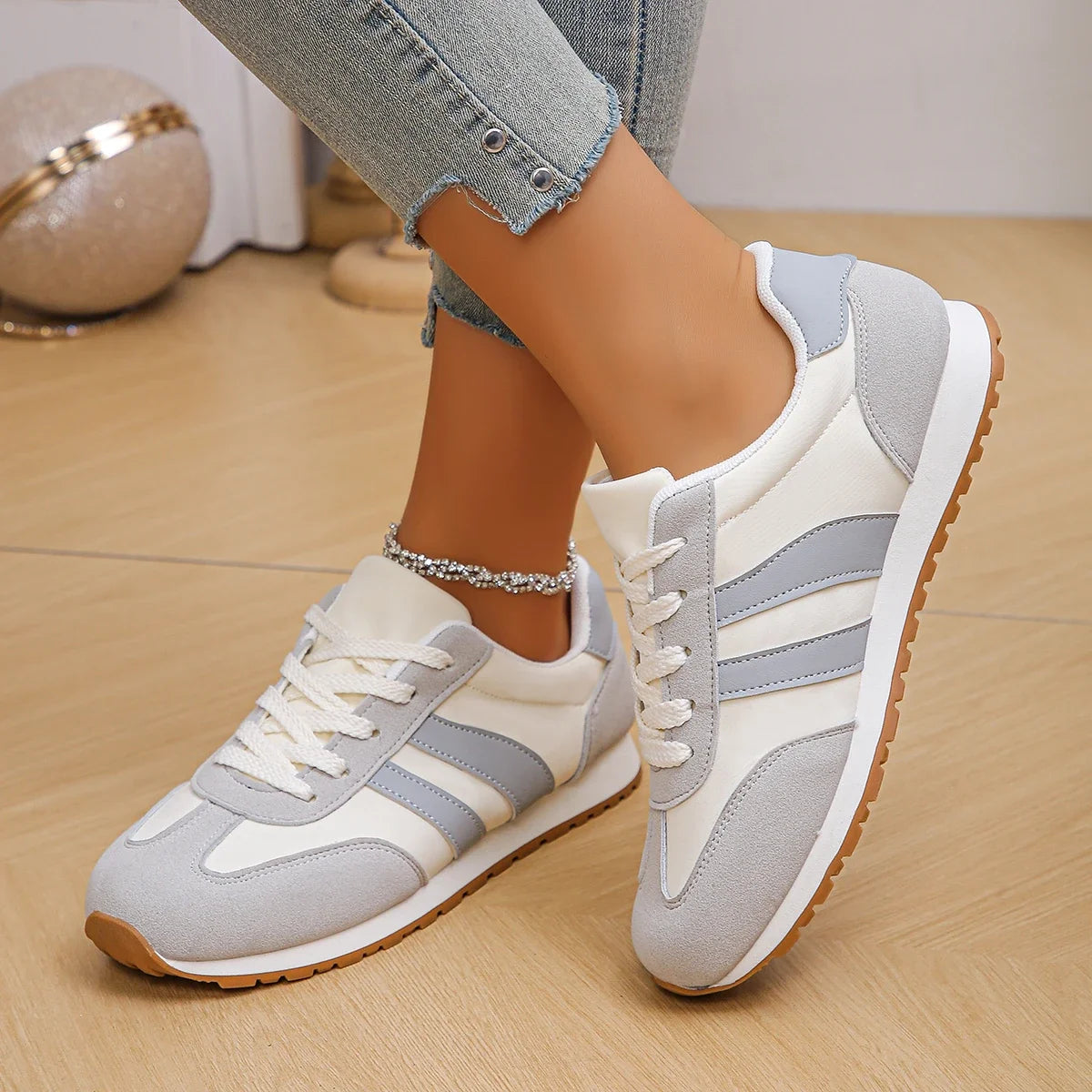 Bequeme und modische orthopädische Turnschuhe