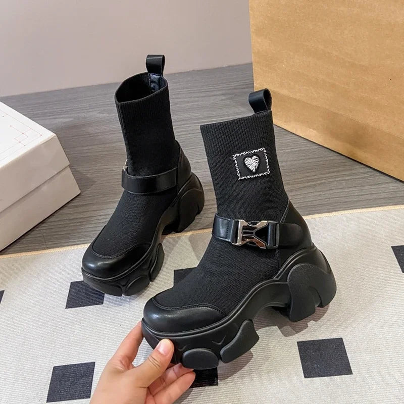 Bequeme und modische orthopädische Stiefel