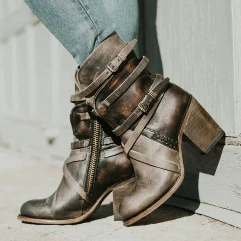 Wunderschön gefertigte Orthopädische Stiefel