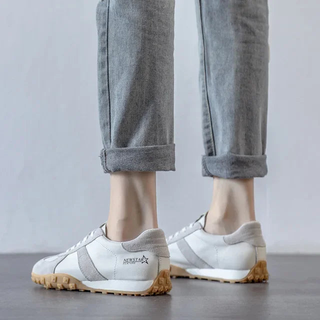 Elegante und stützende orthopädische Turnschuhe
