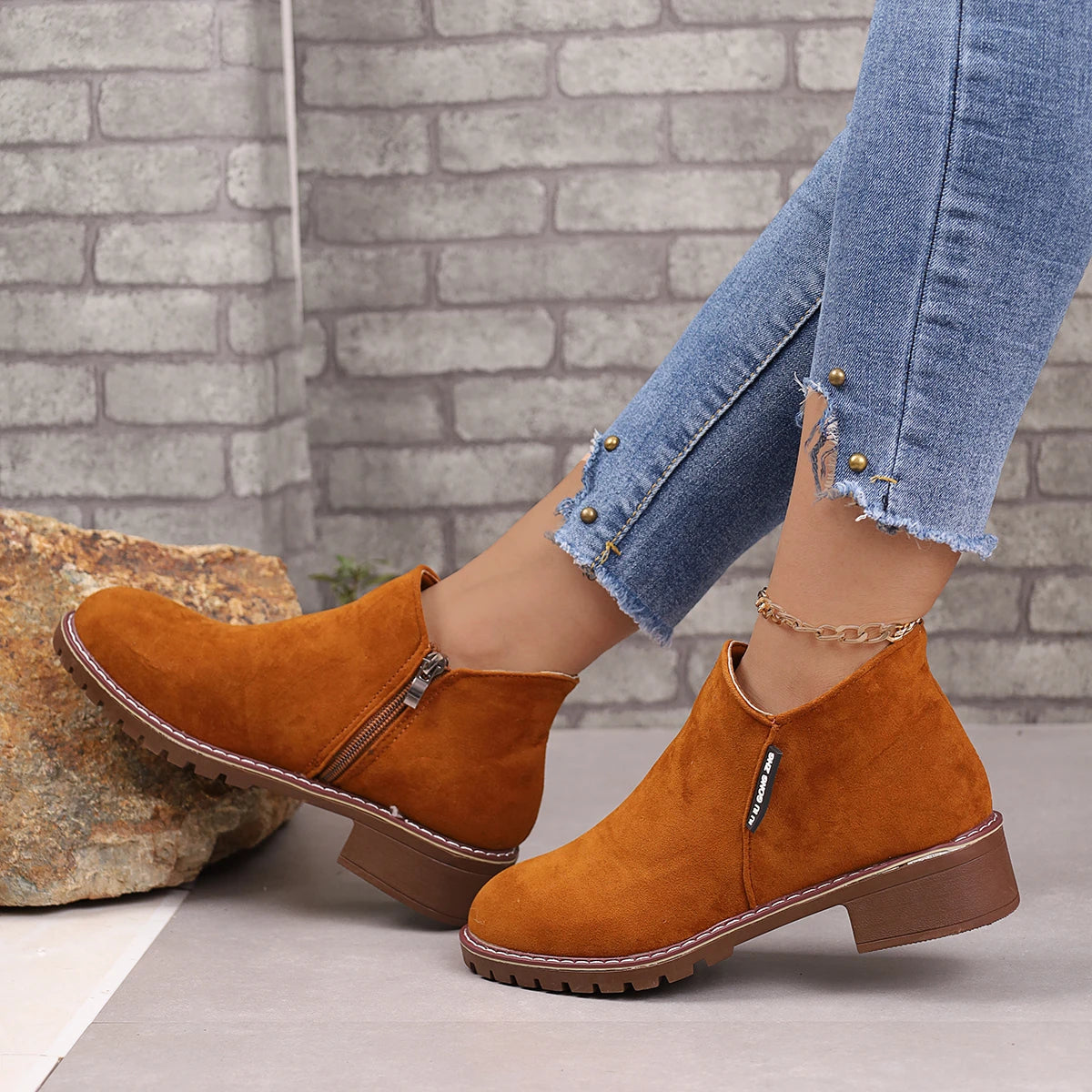 Elegante und stützende orthopädische Stiefel