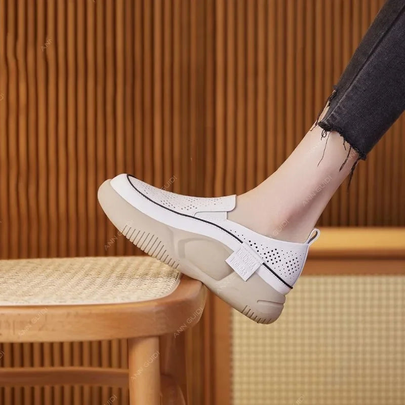 Elegante und stützende orthopädische Turnschuhe