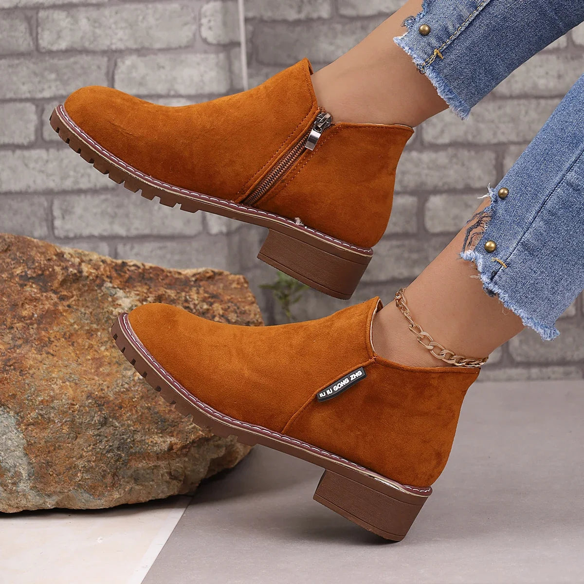 Lässige und stützende orthopädische Stiefel