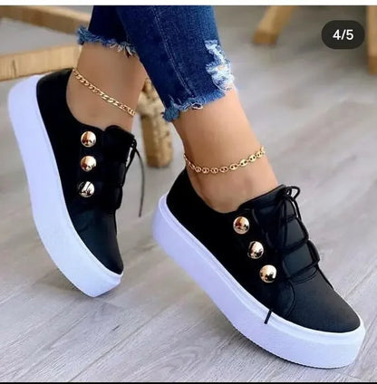 Modische und stützende orthopädische Schuhe