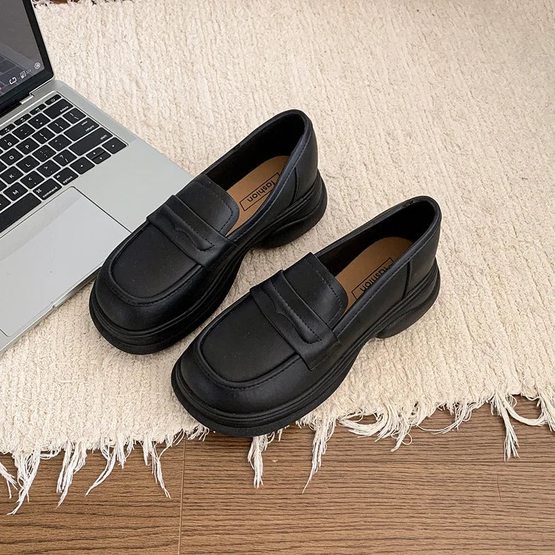 Stützende und trendige orthopädische Slipper