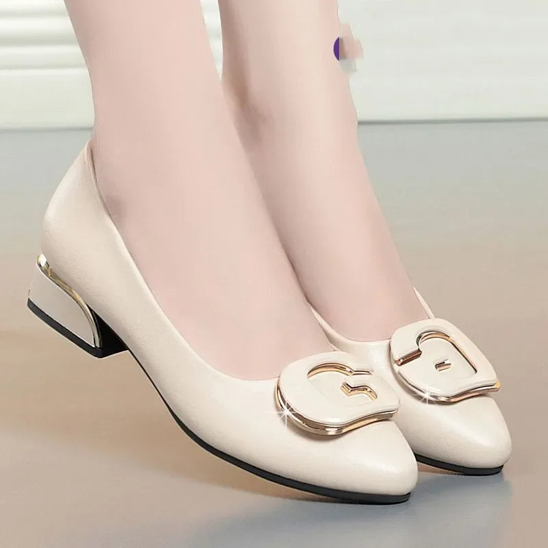 Bequeme und modische orthopädische Schuhe