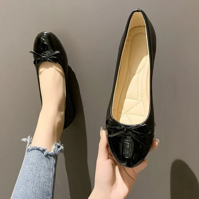 Maßgeschneiderte und bequeme orthopädische Ballerinas