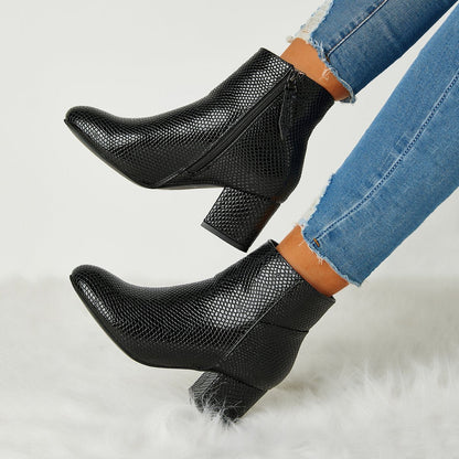 Schicke Orthopädische Stiefel mit einzigartigem Design