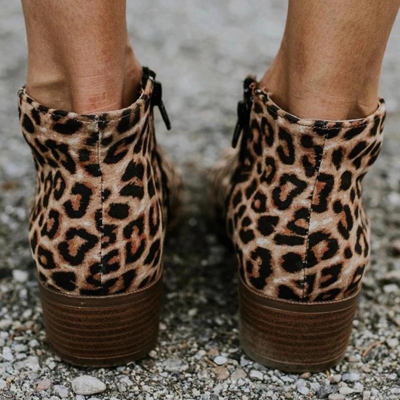 Anmutige Orthopädische Stiefel für modernen Look