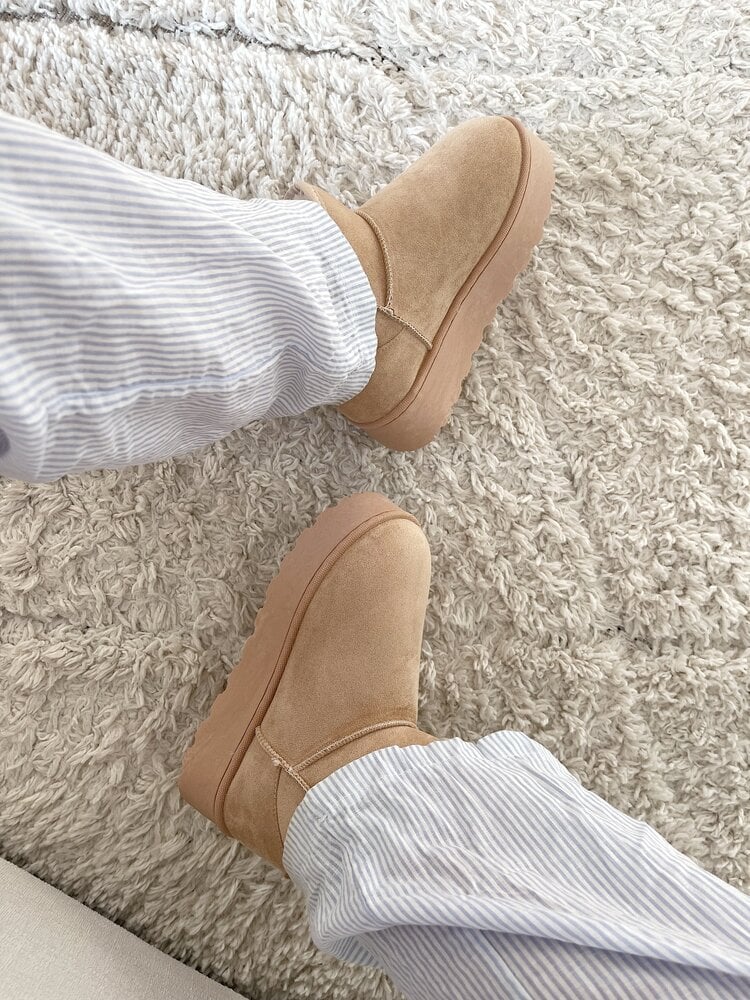 Klassische Orthopädische Stiefel mit zeitlosem Stil