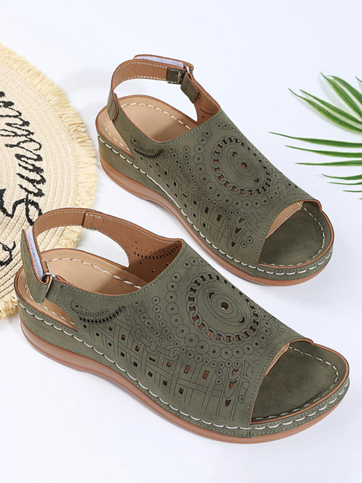 MW | ethnisches Muster geschlagene hohle Klettverschluss Retro Sandale