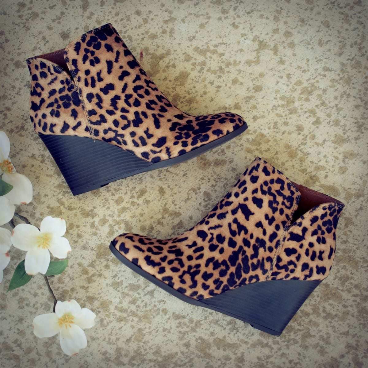 Klassische Orthopädische Stiefel mit zeitlosem Stil