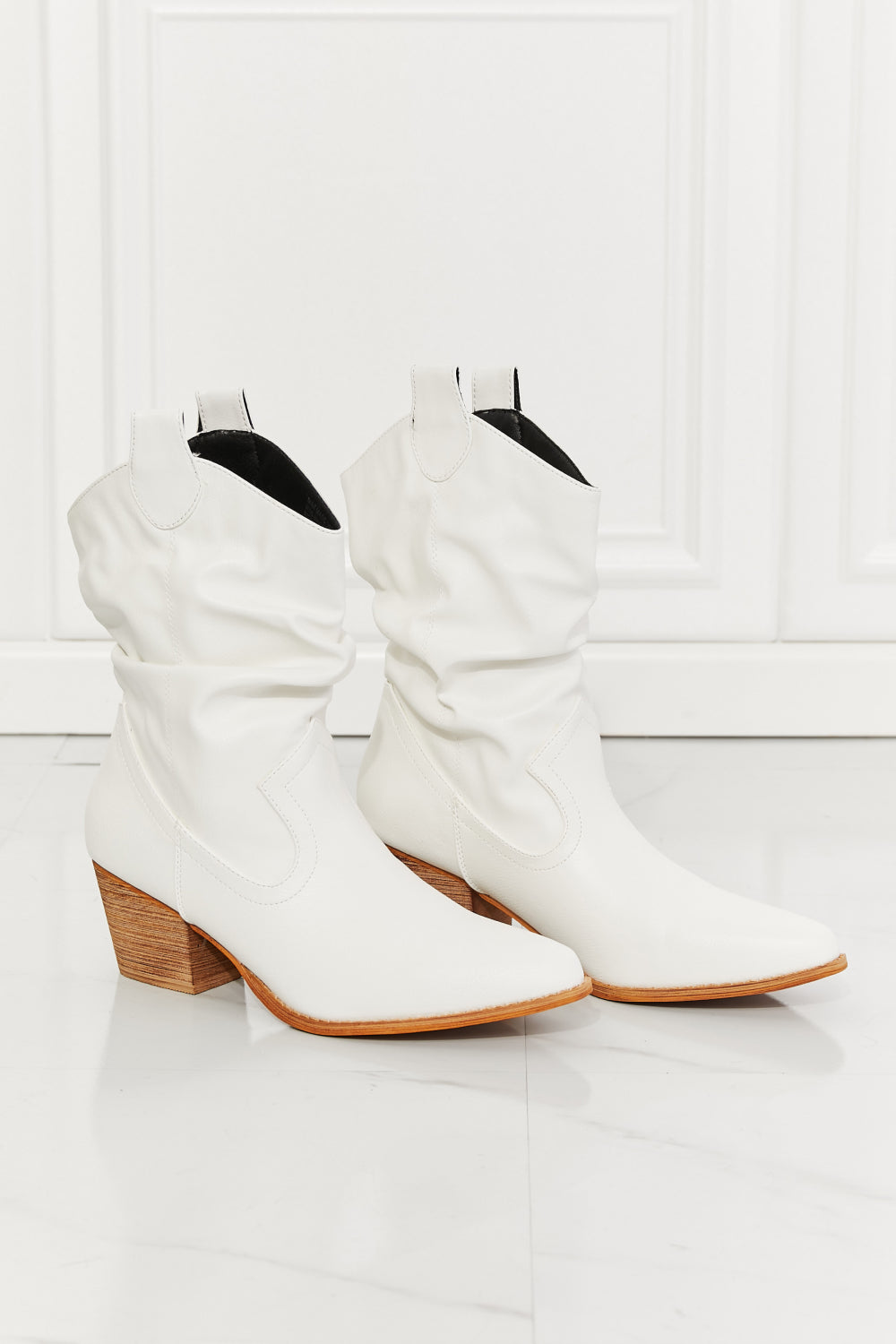Schicke Orthopädische Stiefel mit einzigartigem Design