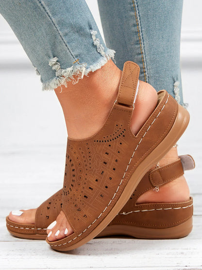 MW | ethnisches Muster geschlagene hohle Klettverschluss Retro Sandale