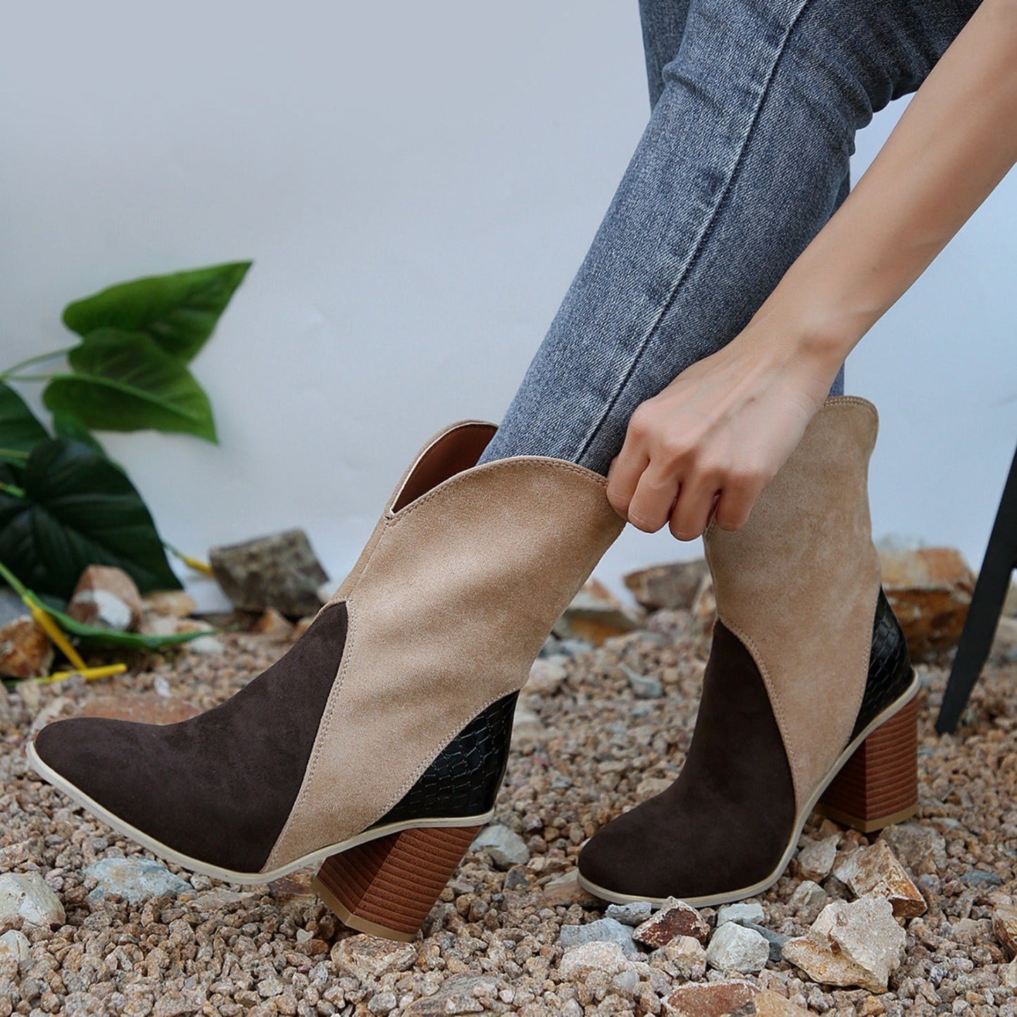 Schicke Orthopädische Stiefel mit einzigartigem Design