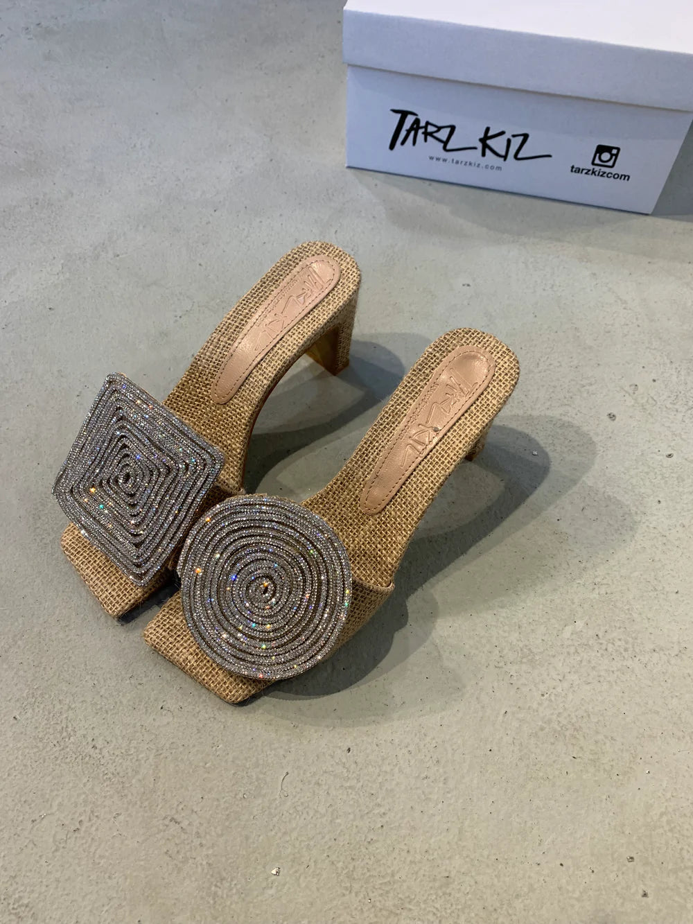 MW | Quadratische Runde Sandalen mit niedrigem Absatz