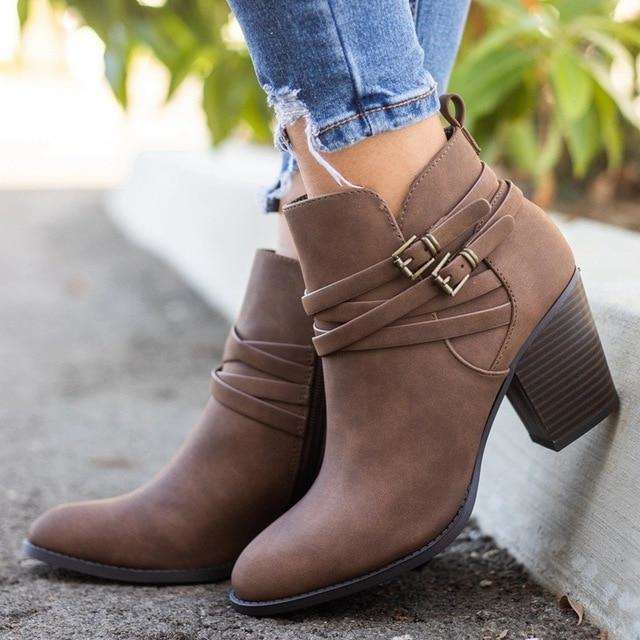 Anmutige Orthopädische Stiefel für modernen Look