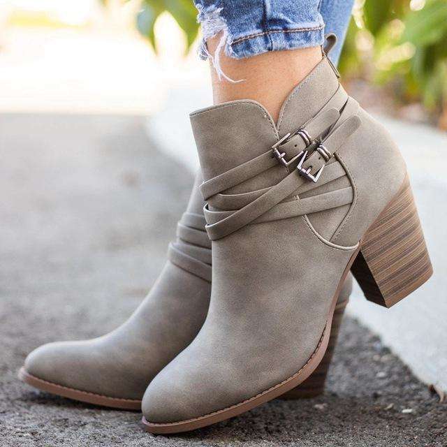 Anmutige Orthopädische Stiefel für modernen Look