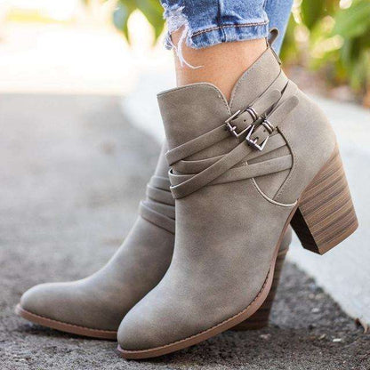 Anmutige Orthopädische Stiefel für modernen Look