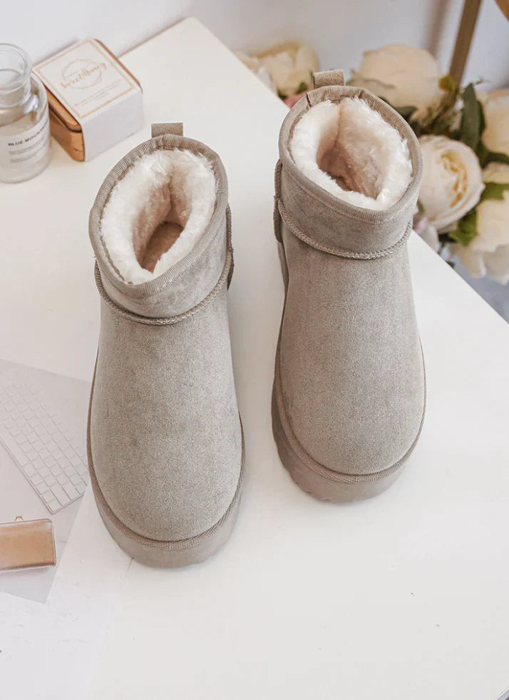Anmutige Orthopädische Stiefel für modernen Look